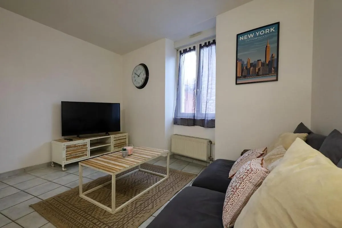 Duplex Gite Sebari Centre Ville Parking Proche Cnpe Lagnieu Apartment