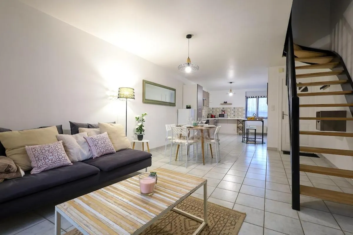 Duplex Gite Sebari Centre Ville Parking Proche Cnpe Lagnieu France