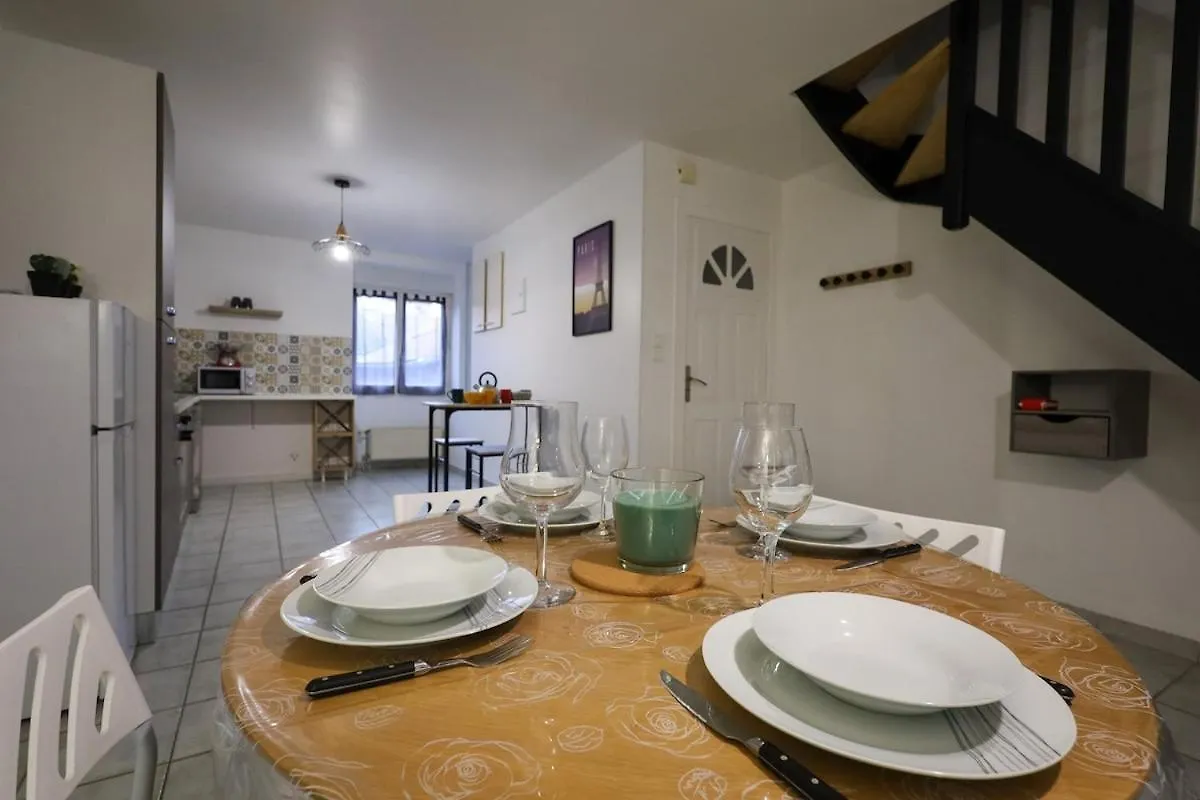 Apartment Duplex Gite Sebari Centre Ville Parking Proche Cnpe Lagnieu France